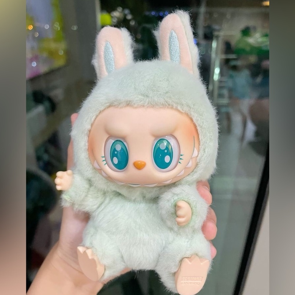 QUQU Labubu Popmart Figurine Keychain